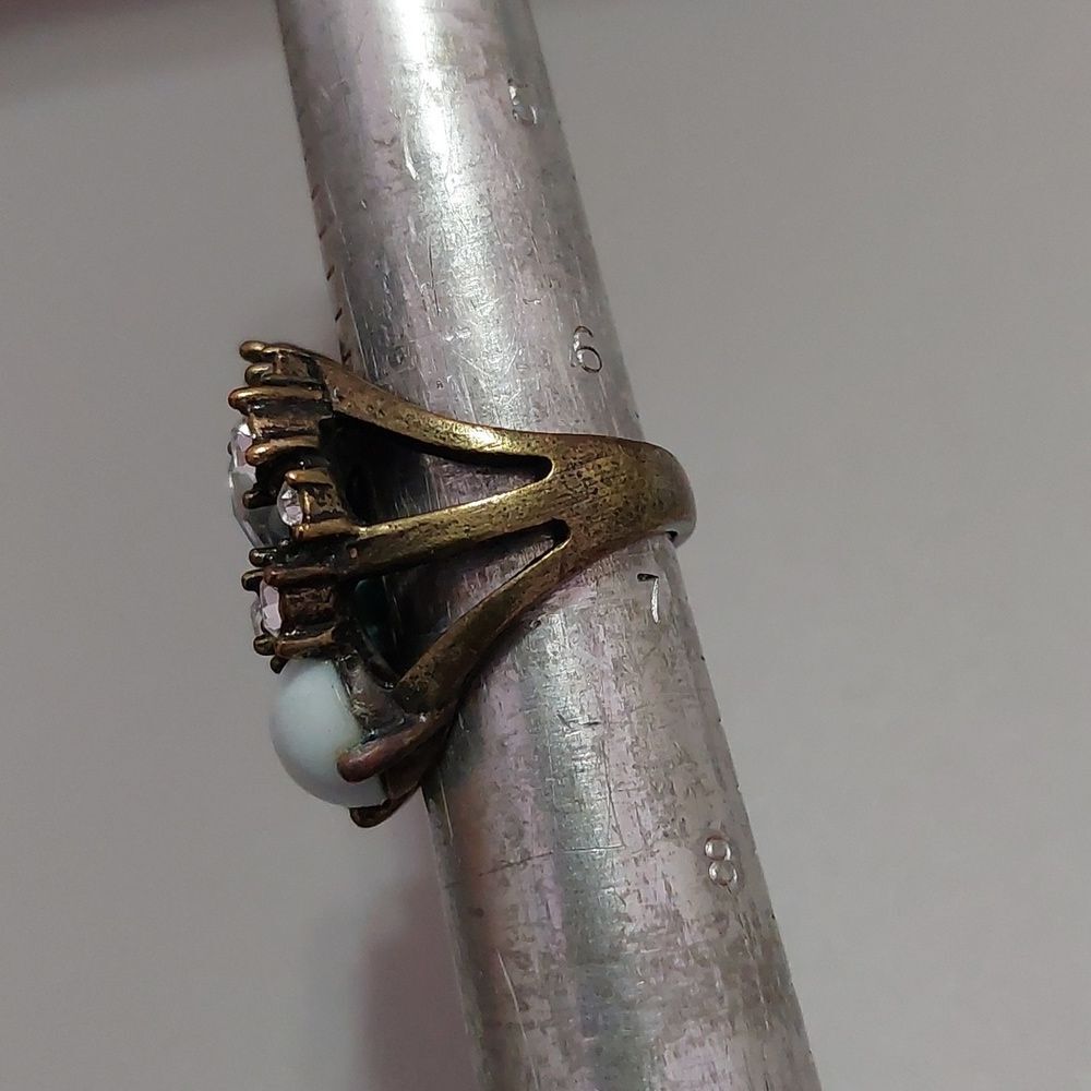 Vintage Faux Stone and Rhinestones Decorated Brass Ring Size 6.75 - 7.75 - Picture 4 of 10